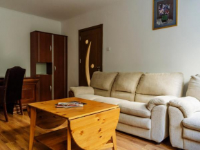 Old Town Historic Apartment with Backyard Mini Park